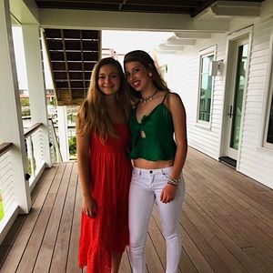 Meet your Posher, Ella